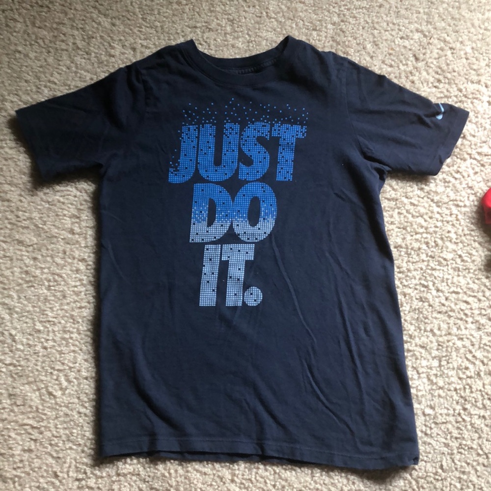 Nike T shirt size Small